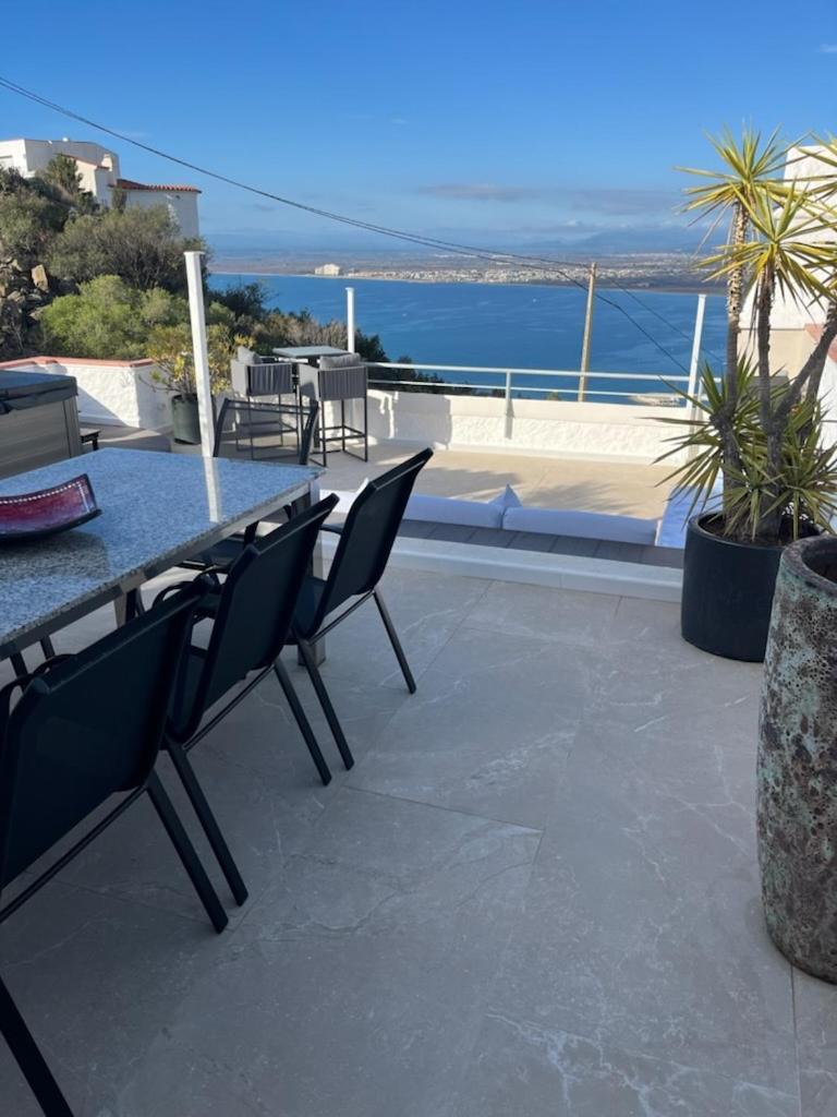 Appartement Duplex Rosas Avec Terrasse Magnifique Jacuzzi Vue Mer Exteriör bild