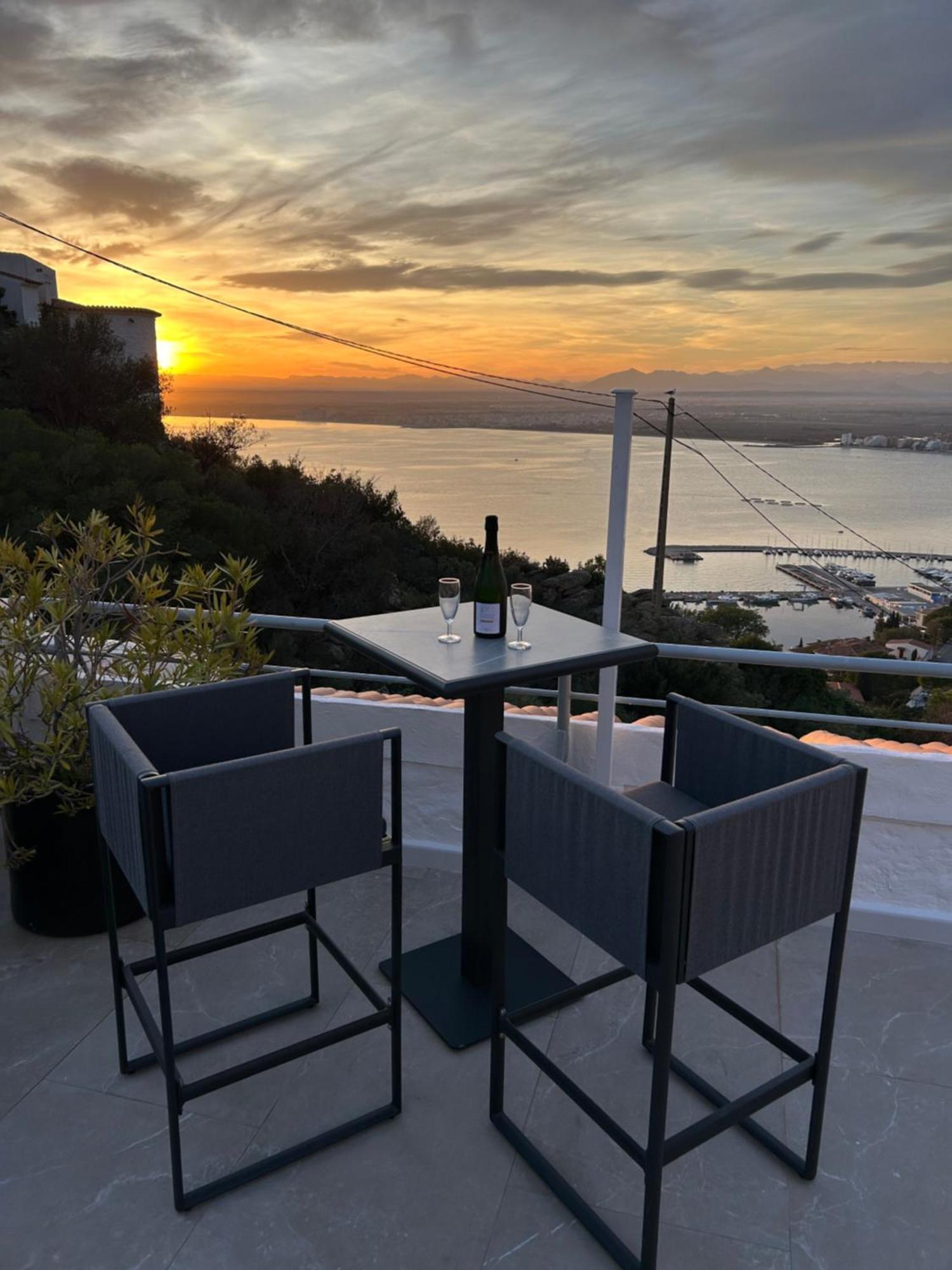 Appartement Duplex Rosas Avec Terrasse Magnifique Jacuzzi Vue Mer Exteriör bild