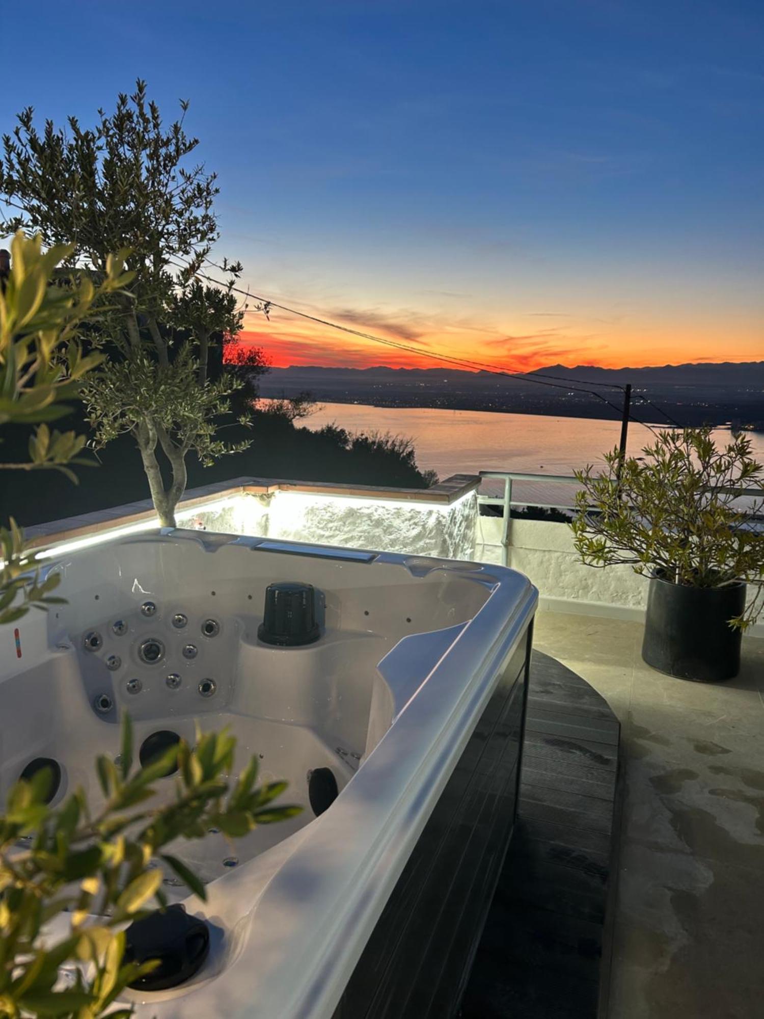 Appartement Duplex Rosas Avec Terrasse Magnifique Jacuzzi Vue Mer Exteriör bild